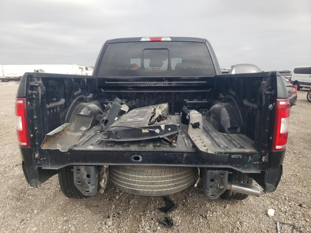 2018 Ford F-150 VIN 1FTEW1C59JKF71459 Copart auction photo, rear end / minor dent/scratches damage thumbnail 6