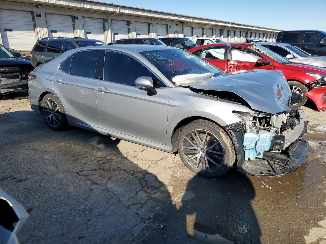 2022 Toyota Camry VIN 4T1F11AK0NU031516 Copart auction photo, front end damage thumbnail 4