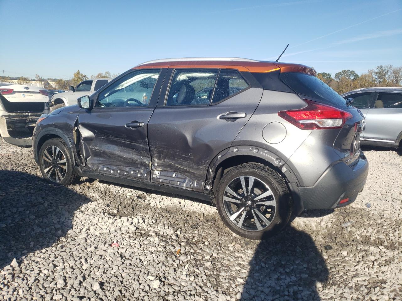 2019 Nissan Kicks VIN 3N1CP5CU2KL539295 Copart auction photo, side / front end damage thumbnail 2