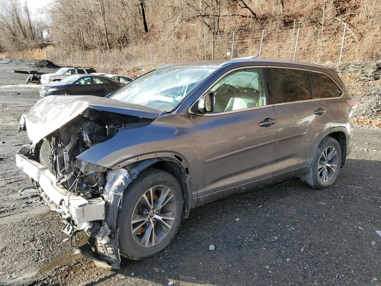 2016 Toyota Highlander VIN 5TDJKRFH5GS273457