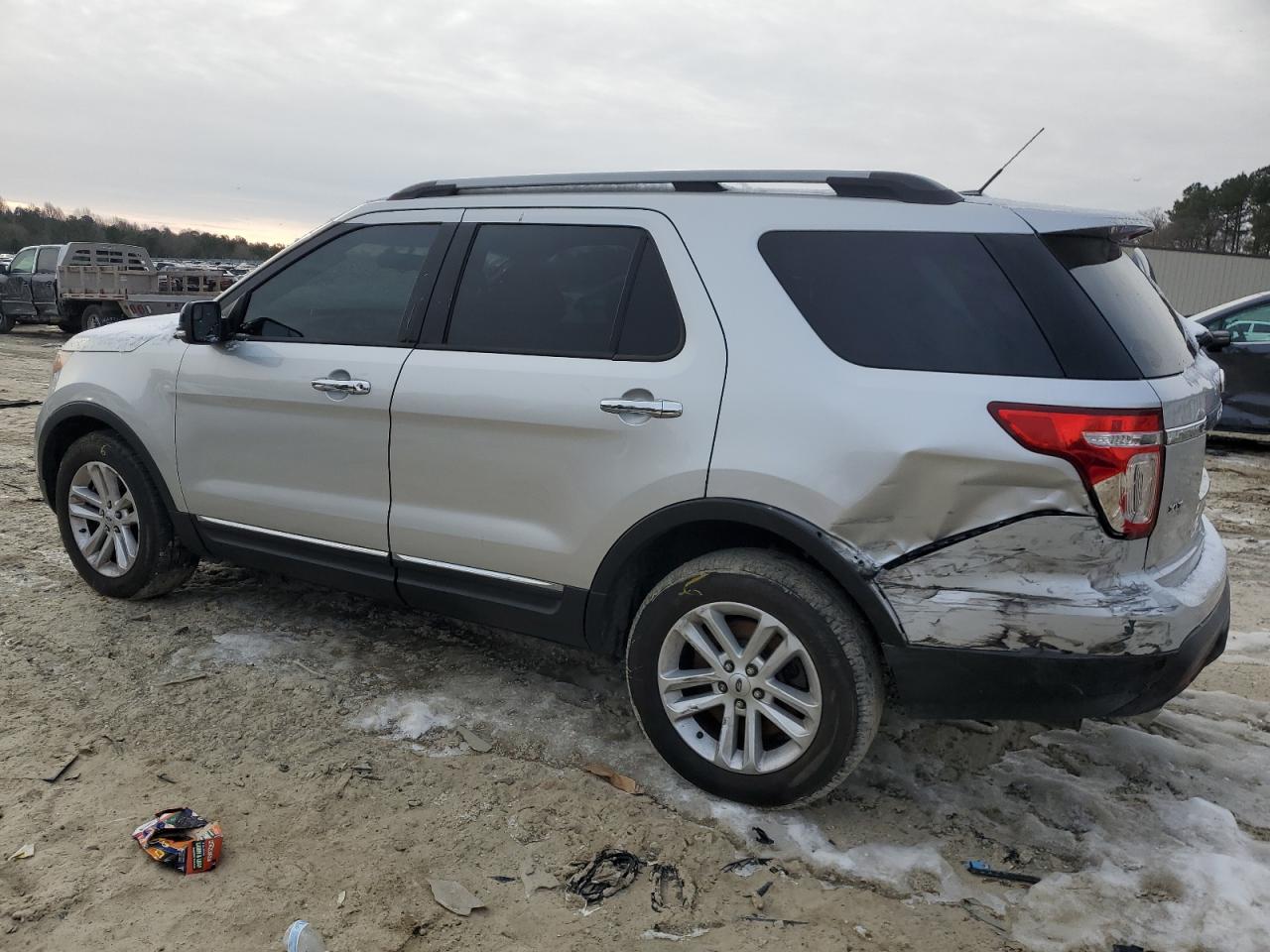 2014 Ford Explorer VIN 1FM5K8D82EGB66836 Copart auction photo, rear end / minor dent/scratches damage thumbnail 2