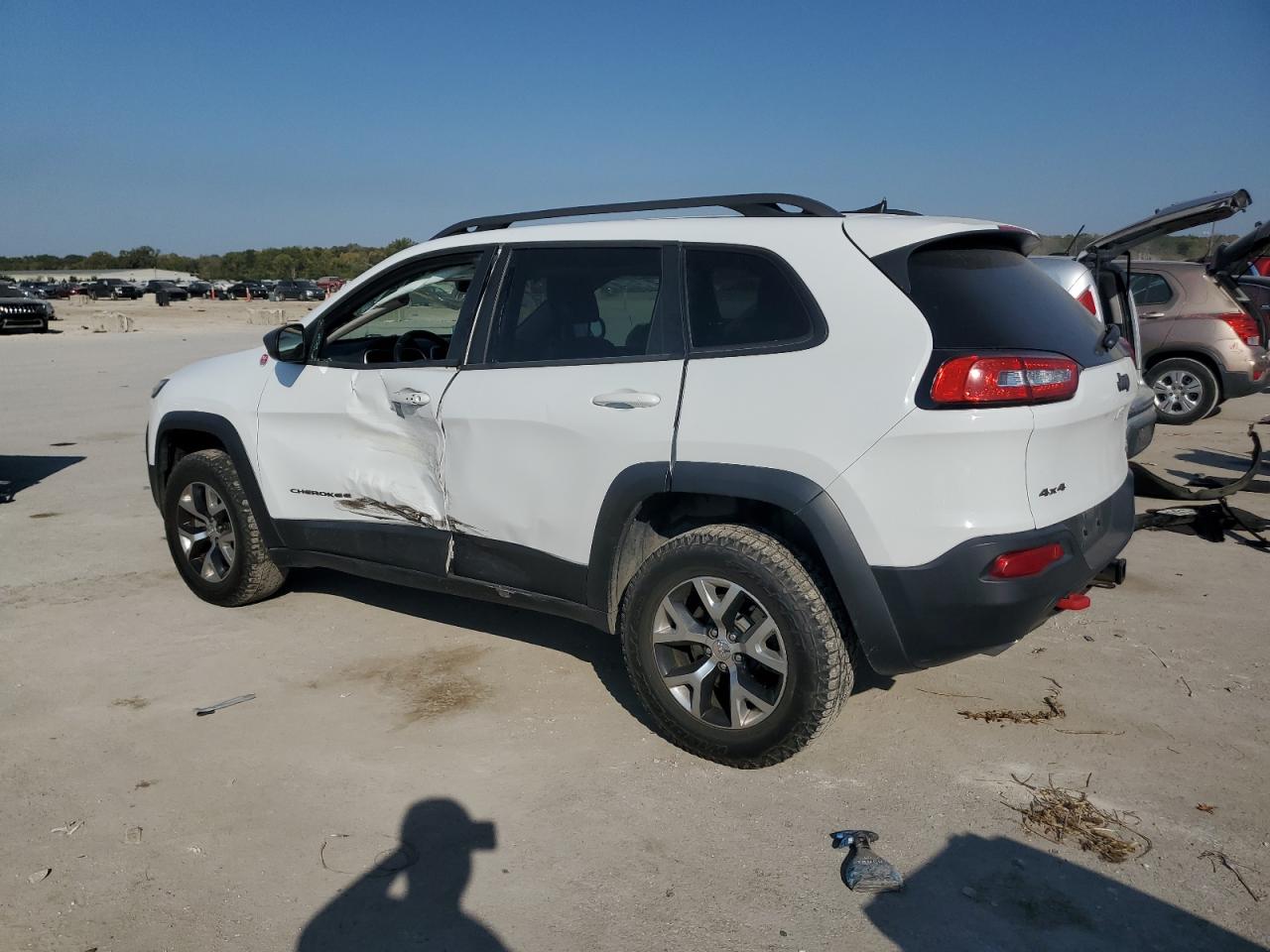 2016 Jeep Cherokee VIN 1C4PJMBS4GW109702 Copart auction photo, side damage thumbnail 2