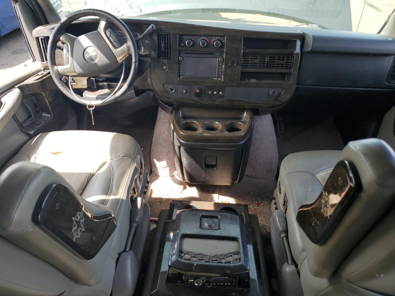 2014 GMC Savana VIN 1GDS8DC48E1157389 Copart auction photo, side / front end damage thumbnail 8