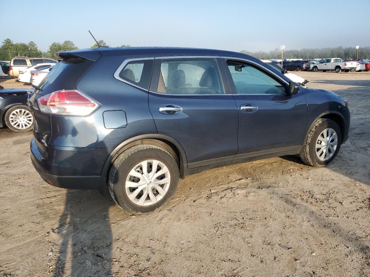 2015 Nissan Rogue VIN KNMAT2MV1FP562132 Copart auction photo, side damage thumbnail 3