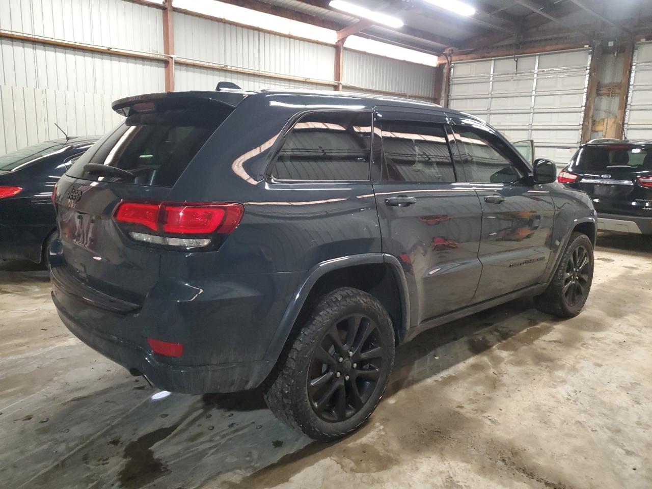2018 Jeep Grand Cherokee VIN 1C4RJFAG7JC203227 Copart auction photo, front end damage thumbnail 3