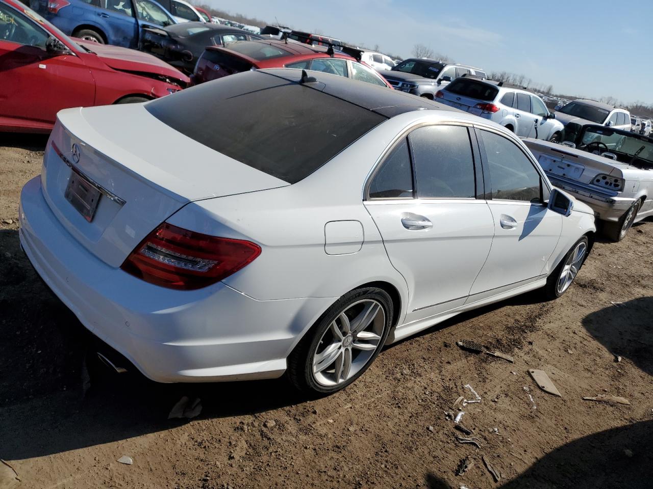 2013 Mercedes-Benz C-klasse VIN WDDGF8ABXDA781613 Copart auction photo, front end / minor dent/scratches damage thumbnail 3