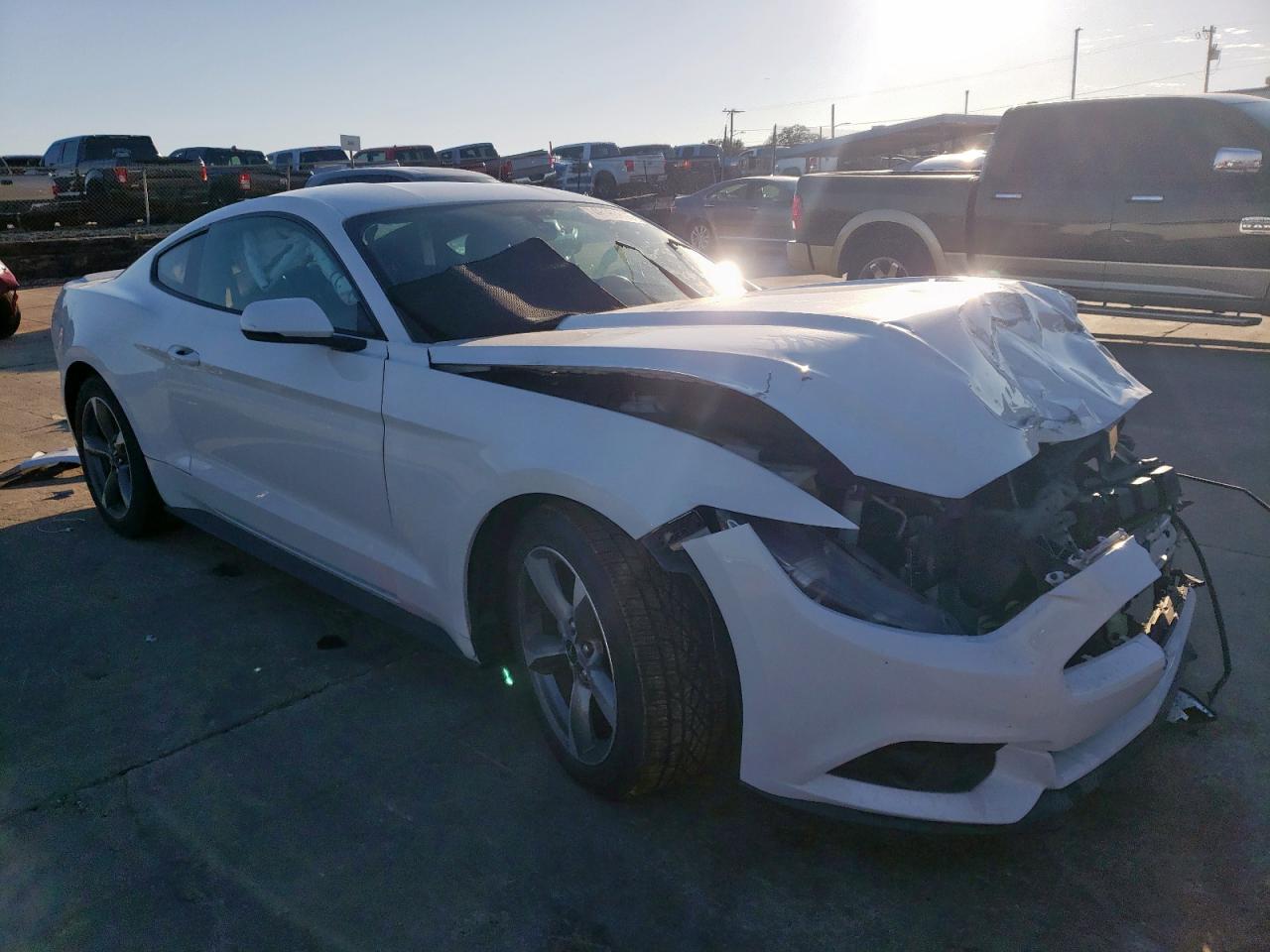 2015 Ford Mustang VIN 1FA6P8TH9F5418001 Copart auction photo, front end damage thumbnail 4