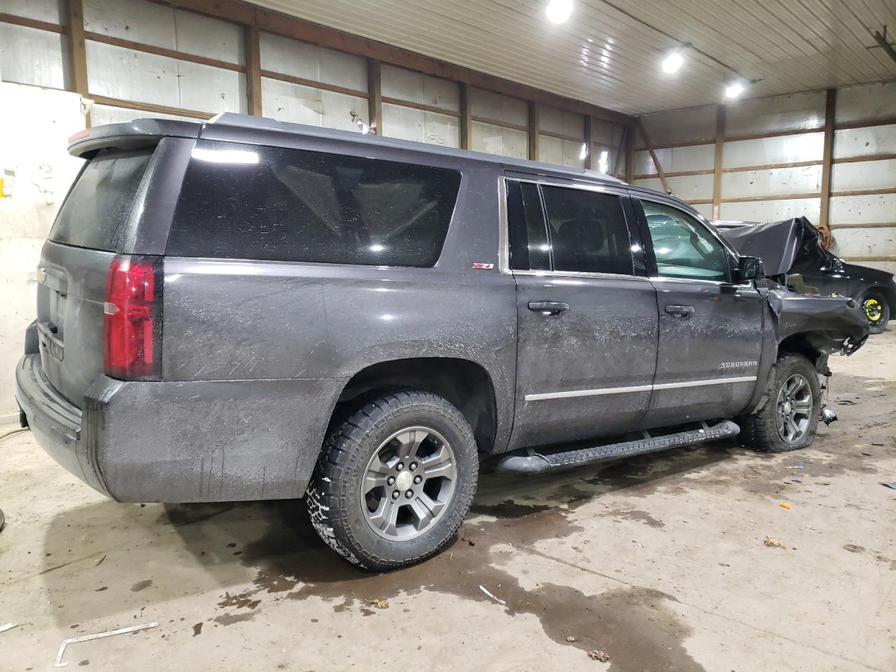 2018 Chevrolet Suburban VIN 1GNSKHKC2JR176674 Copart auction photo, front end / undercarriage damage thumbnail 3