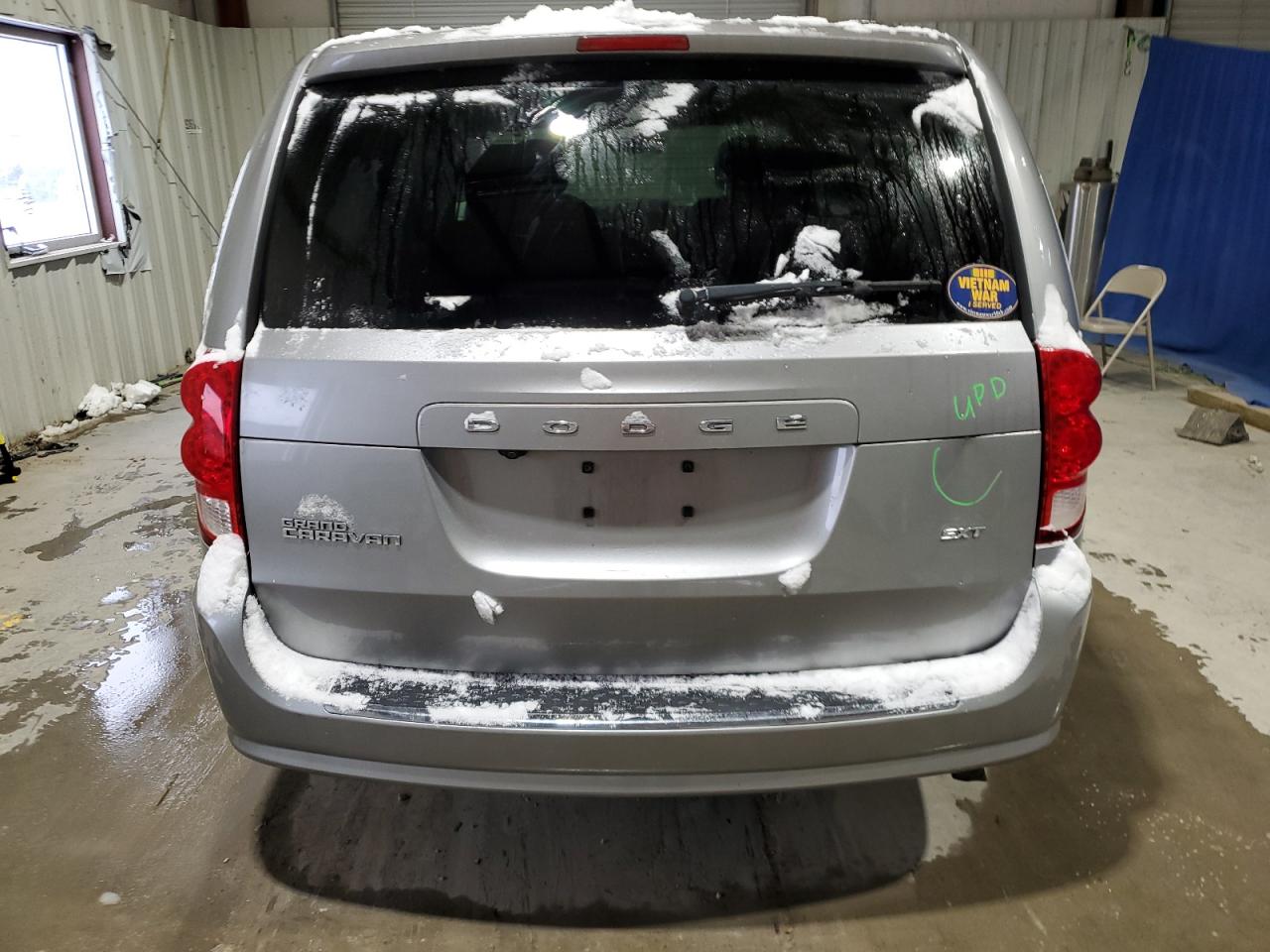 2017 Dodge Caravan VIN 2C4RDGCG9HR694749 Copart auction photo, front end / side damage thumbnail 6