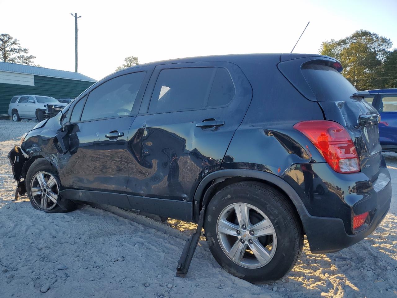 2021 Chevrolet Trax VIN KL7CJKSB5MB324668 Copart auction photo, all over / undercarriage damage thumbnail 2