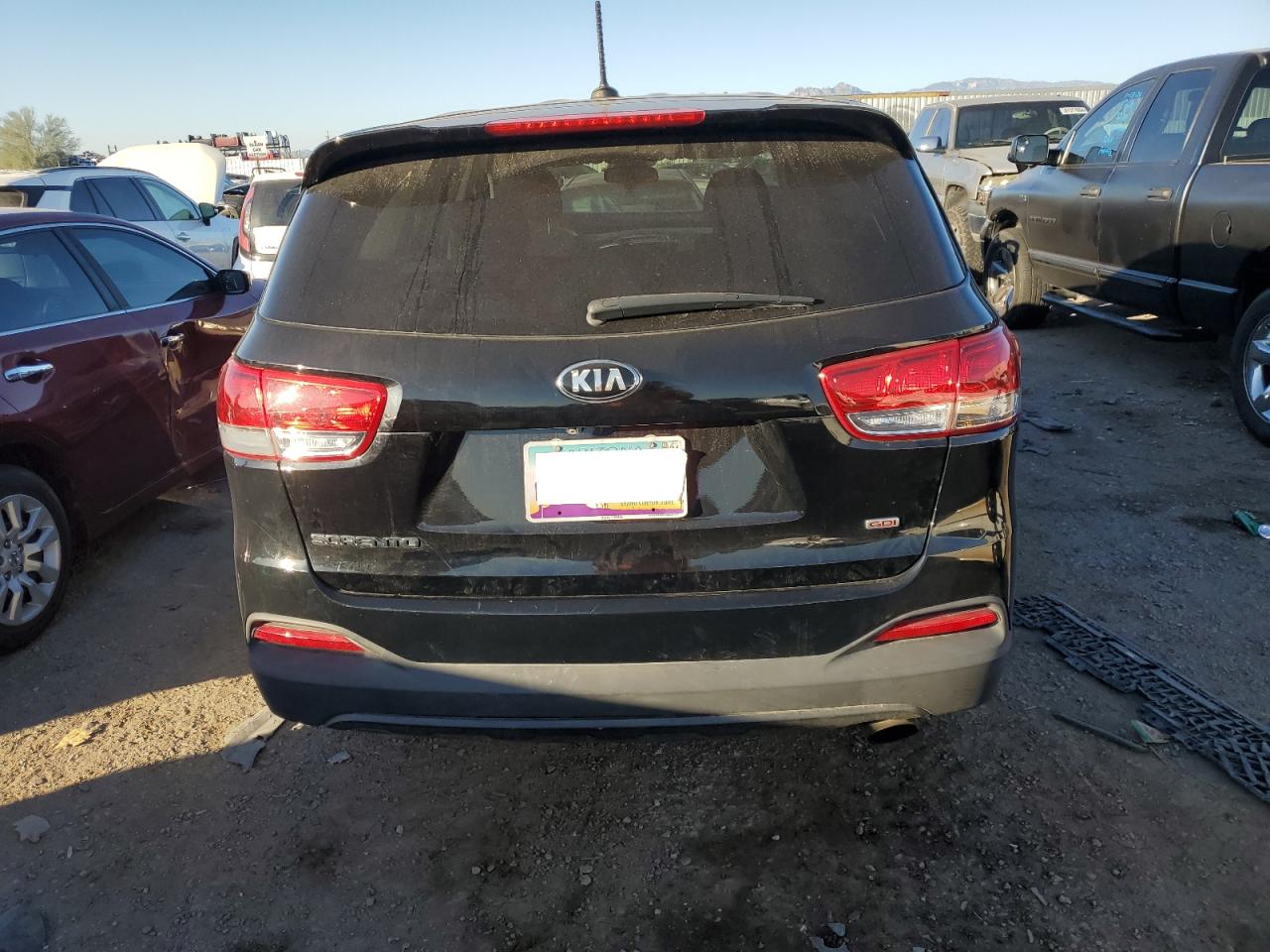 2018 KIA Sorento VIN 5XYPG4A38JG359232 Copart auction photo, front end / frame damage damage thumbnail 6