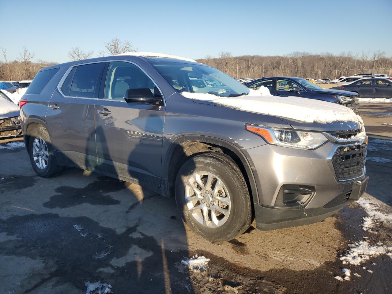 2021 Chevrolet Traverse VIN 1GNEVFKWXMJ104532 Copart auction photo, rear end / side damage thumbnail 4