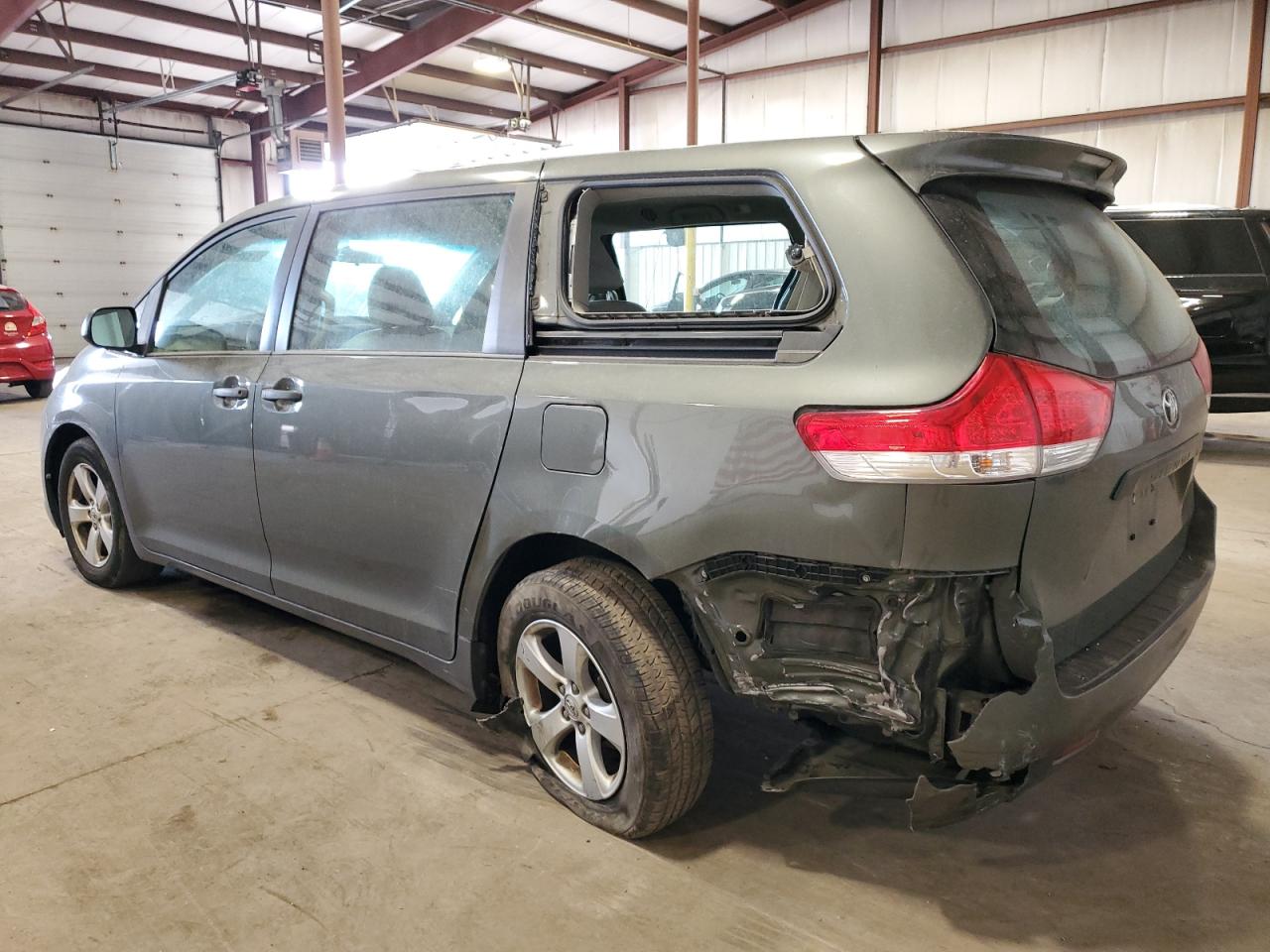 2013 Toyota Sienna VIN 5TDZK3DC9DS322369 Copart auction photo, rear end / side damage thumbnail 2