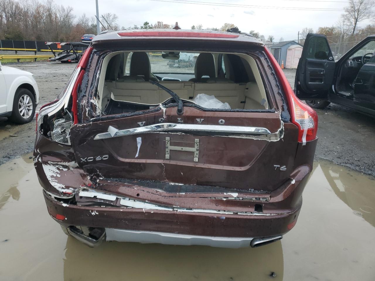 2015 Volvo XC60 VIN YV449MDK4F2664550 Copart auction photo, rear end damage thumbnail 6