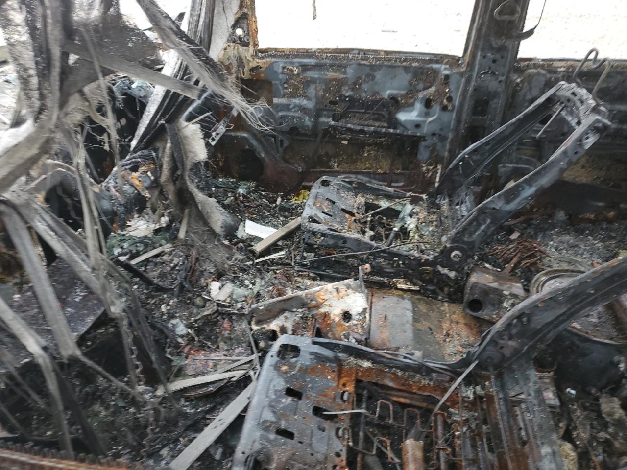 2011 GMC Sierra VIN 1GT424C88BF126482 Copart auction photo, burn damage thumbnail 7