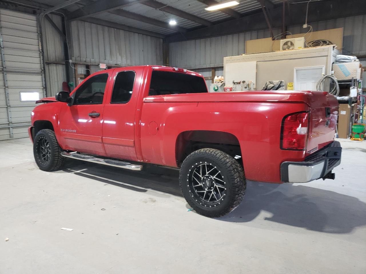 2007 Chevrolet Silverado VIN 1GCEK19J17Z617446 Copart auction photo, front end / minor dent/scratches damage thumbnail 2