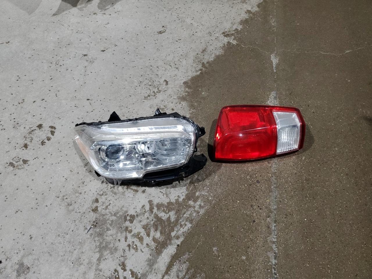 2016 Toyota Tacoma VIN 5TFSX5EN0GX046693 Copart auction photo, side / front end damage thumbnail 12