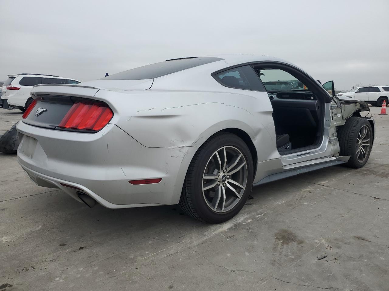 2016 Ford Mustang VIN 1FA6P8TH7G5266818 Copart auction photo, front end / side damage thumbnail 3