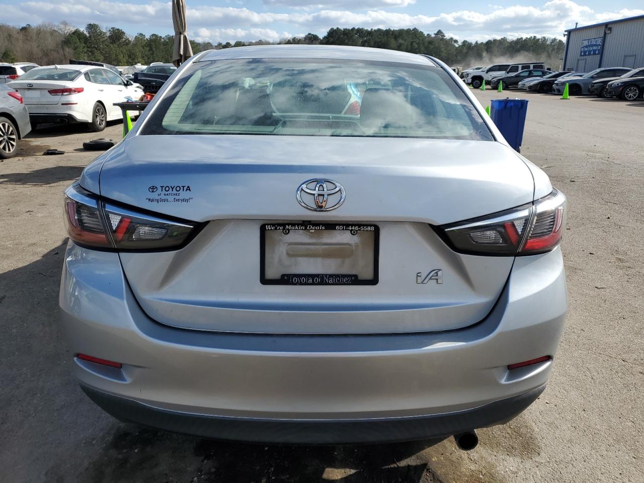2017 Toyota Yaris VIN 3MYDLBYV7HY166720 Copart auction photo, front end / side damage thumbnail 6