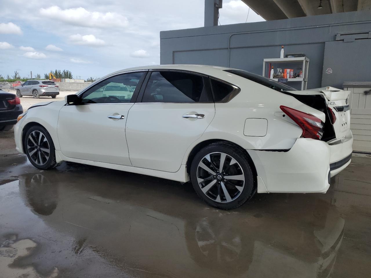 2018 Nissan Altima VIN 1N4AL3AP4JC201642 Copart auction photo, rear end / front end damage thumbnail 2