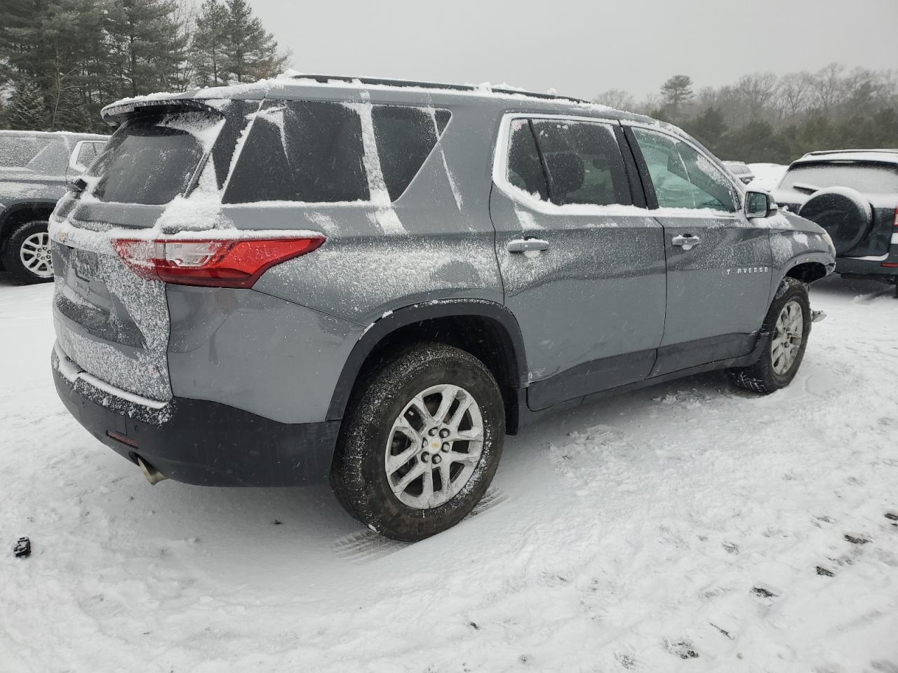 2020 Chevrolet Traverse VIN 1GNEVGKW6LJ318339 Copart auction photo, side / front end damage thumbnail 3
