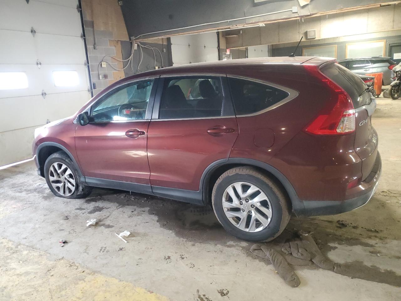 2015 Honda CR-V VIN 2HKRM4H58FH623316 Copart auction photo, minor dent/scratches damage thumbnail 2