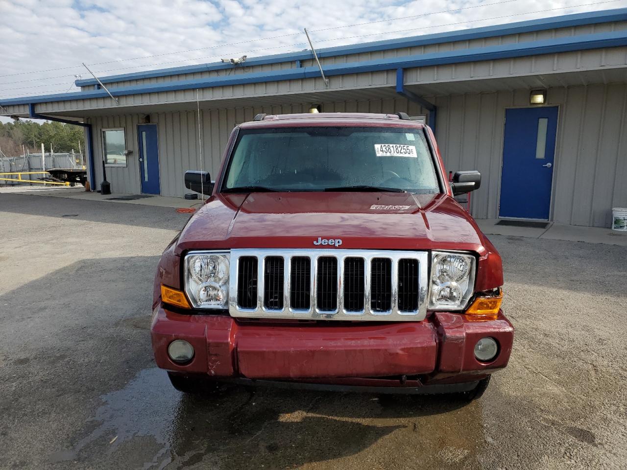 2007 Jeep Commander VIN 1J8HH48K07C664096 Copart auction photo, front end / minor dent/scratches damage thumbnail 5