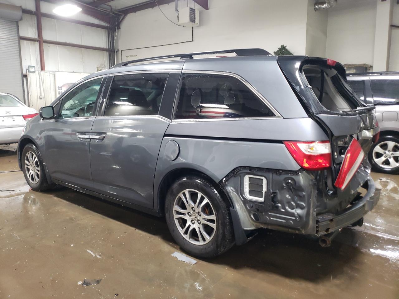 2011 Honda Odyssey VIN 5FNRL5H64BB059223 Copart auction photo, rear end / minor dent/scratches damage thumbnail 2