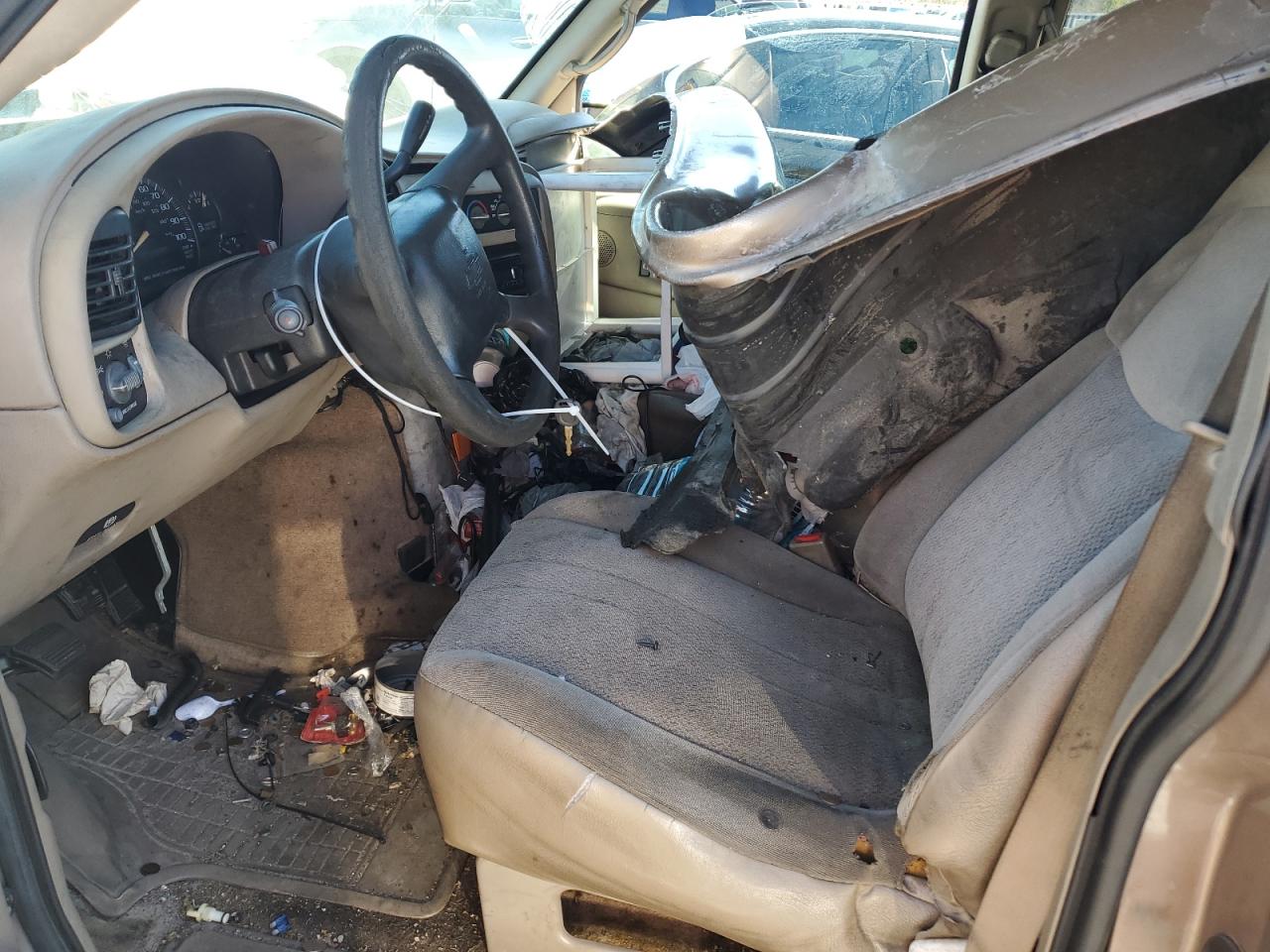 2004 Chevrolet Astro VIN 1GNDM19X64B117322 Copart auction photo, front end / undercarriage damage thumbnail 7