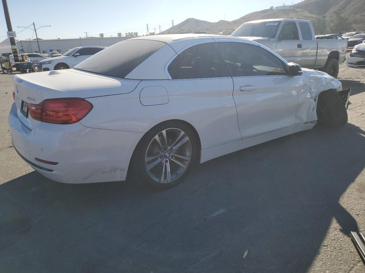 2015 BMW 4er VIN WBA3V7C59FP771942 Copart auction photo, side / front end damage thumbnail 3