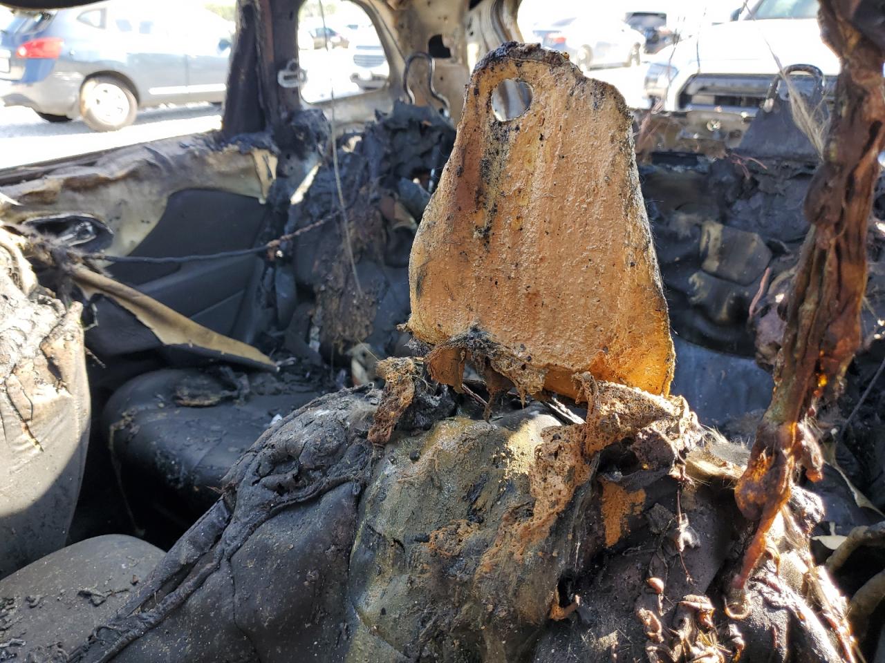 2014 Jeep Cherokee VIN 1C4PJMBS4EW111611 Copart auction photo, burn / burn - interior damage thumbnail 10