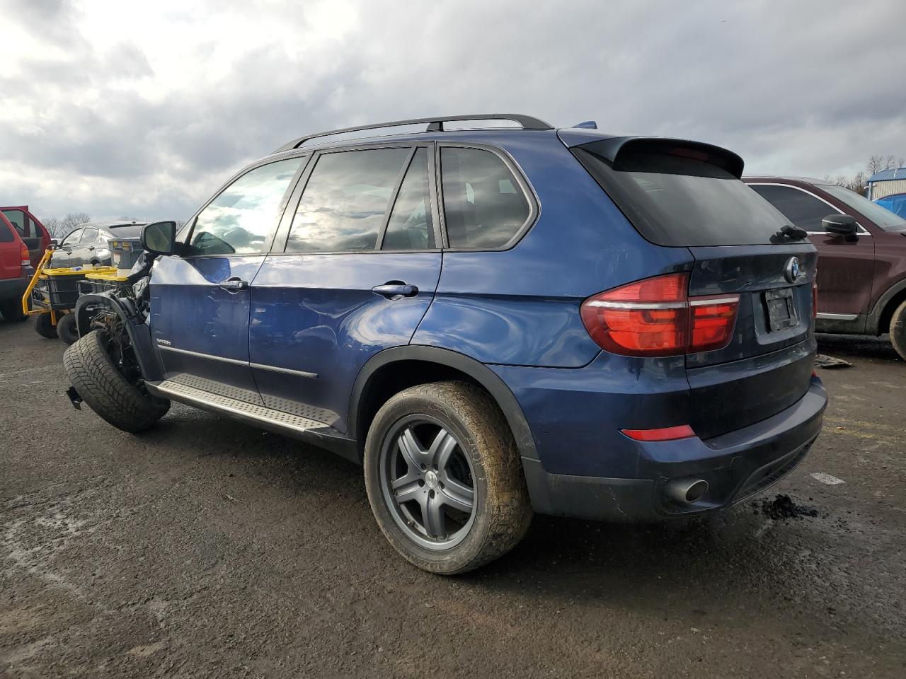 2012 BMW X5 VIN 5UXZW0C57CL664262 Copart auction photo, undercarriage damage thumbnail 2
