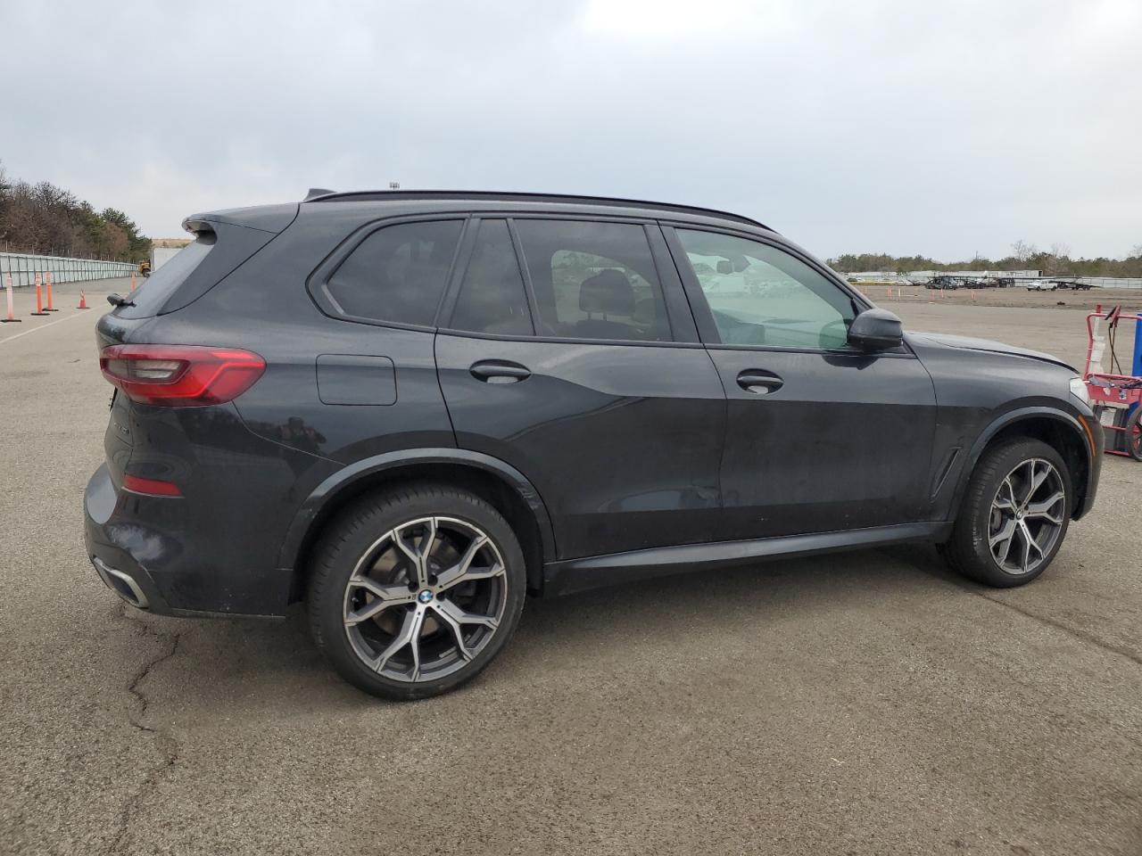 2019 BMW X5 VIN 5UXCR6C54KLL63236 Copart auction photo, front end / minor dent/scratches damage thumbnail 3