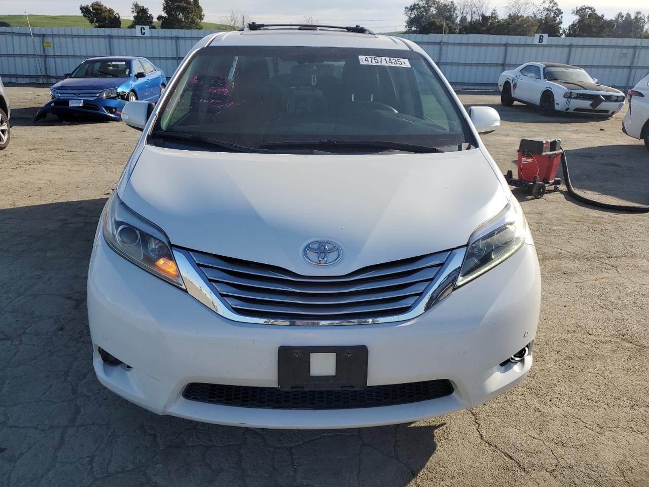 2015 Toyota Sienna VIN 5TDDK3DC2FS099332 Copart auction photo, rear end damage thumbnail 5