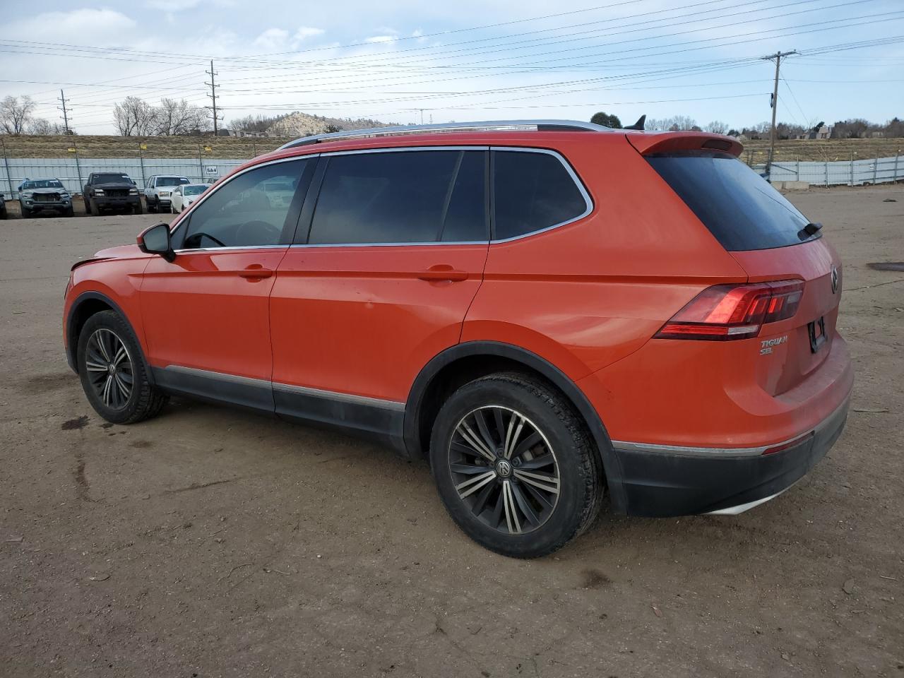 2019 Volkswagen Tiguan VIN 3VV2B7AX4KM108212 Copart auction photo, front end / side damage thumbnail 2