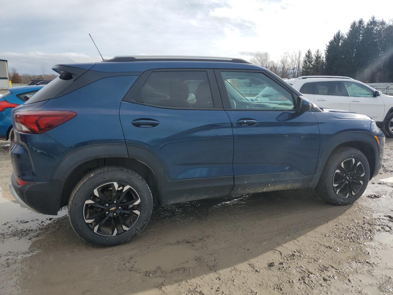 2021 Chevrolet TrailBlazer VIN KL79MRSL4MB100312 Copart auction photo, front end damage thumbnail 3