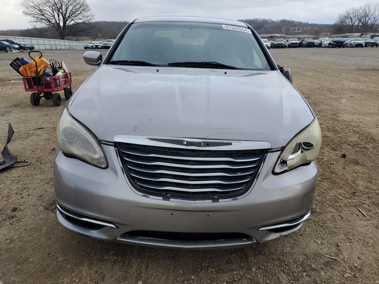 2014 Chrysler 200 VIN 1C3CCBAB2EN208332 Copart auction photo, front end / side damage thumbnail 5