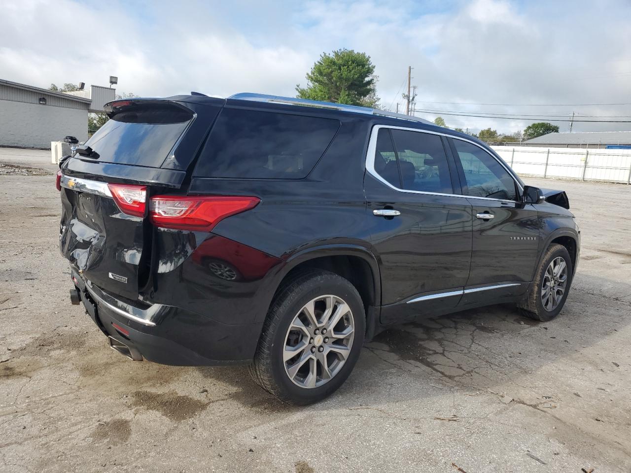 2018 Chevrolet Traverse VIN 1GNERKKW7JJ255059 Copart auction photo, front end / rear end damage thumbnail 3