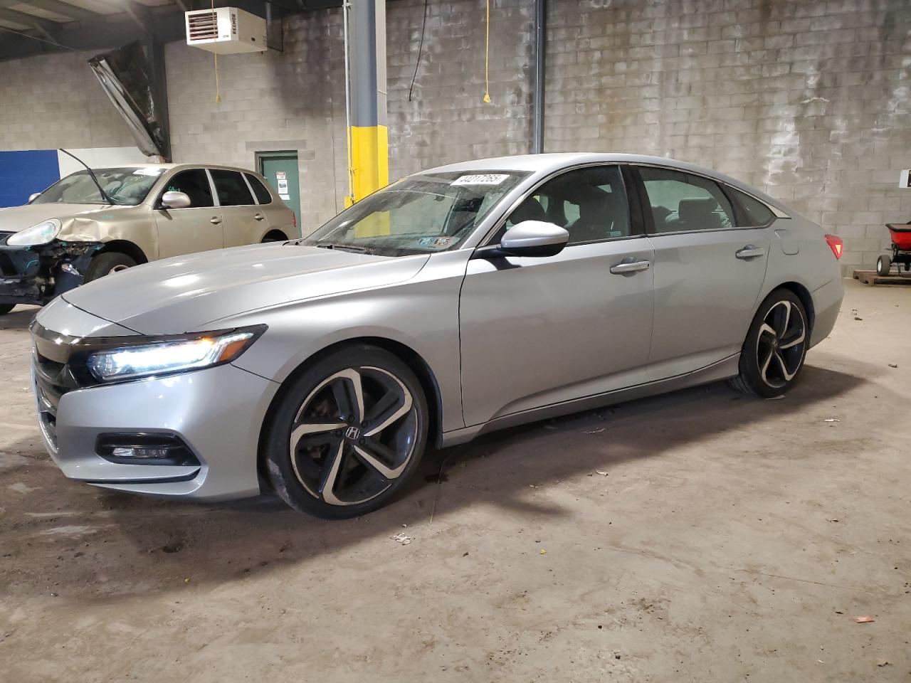 2018 Honda Accord VIN 1HGCV1F39JA118633