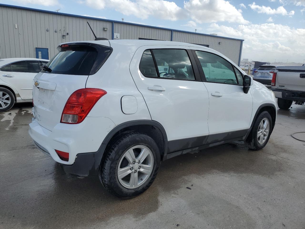 2019 Chevrolet Trax VIN 3GNCJKSB6KL329660 Copart auction photo, rear end / minor dent/scratches damage thumbnail 3