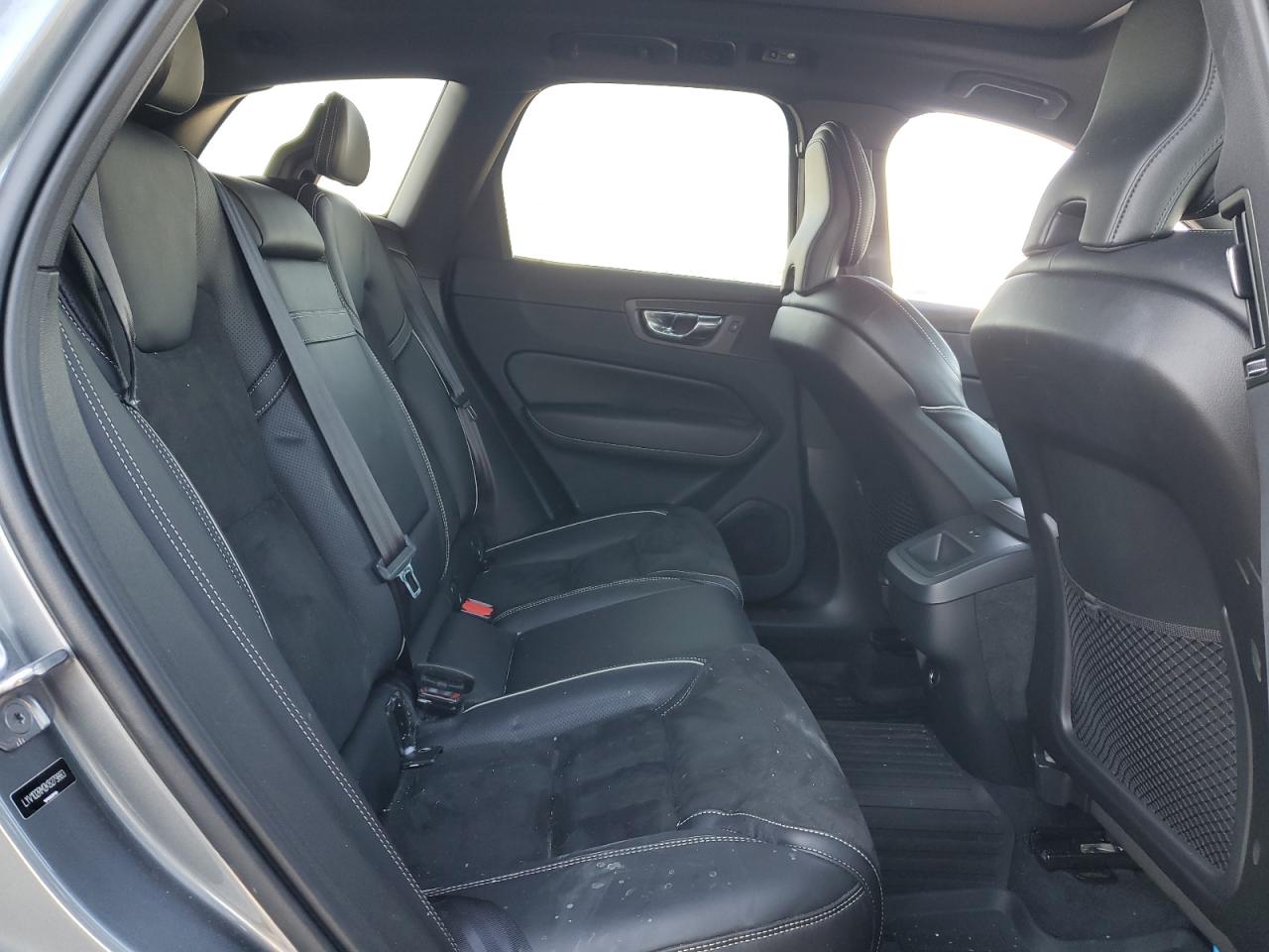 2019 Volvo XC60 VIN LYV102RM2KB279883 Copart auction photo, side damage thumbnail 11
