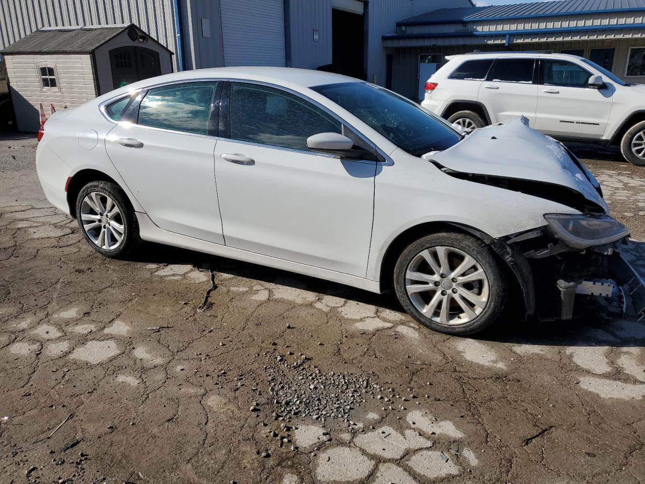 2016 Chrysler 200 VIN 1C3CCCAB2GN172411 Copart auction photo, front end / side damage thumbnail 4