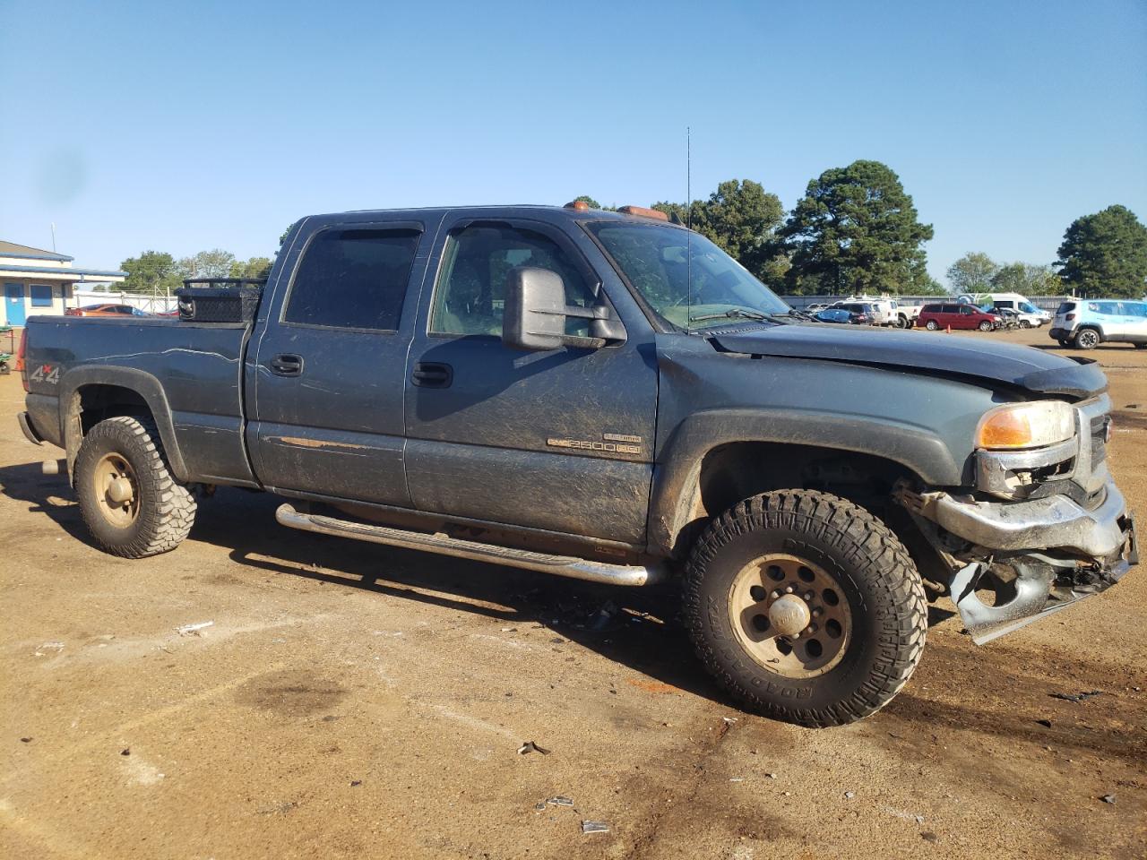 2006 GMC Sierra VIN 1GTHK23D96F189521 Copart auction photo, front end damage thumbnail 4