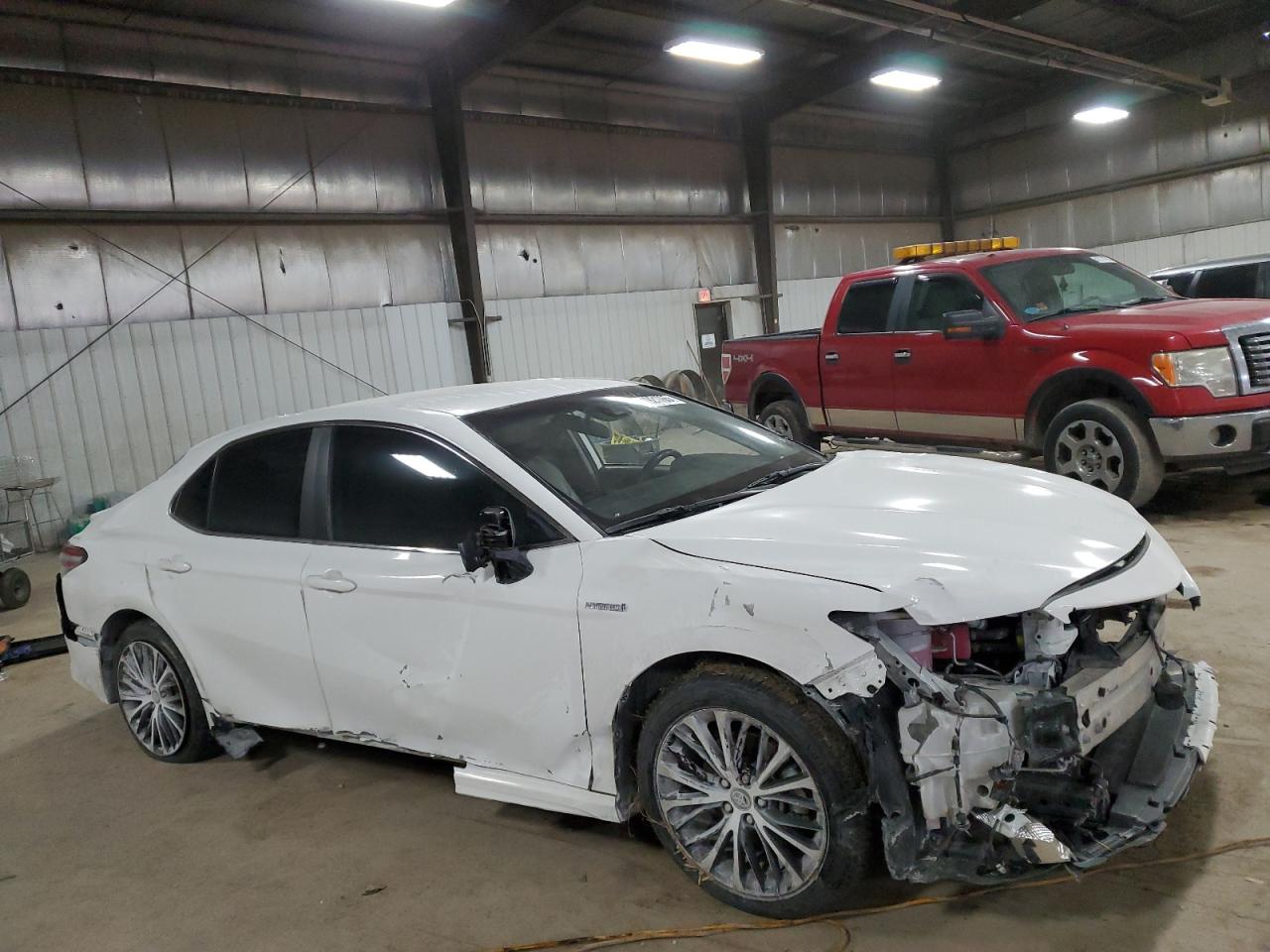 2020 Toyota Camry VIN 4T1G31AK8LU540474 Copart auction photo, rollover damage thumbnail 4