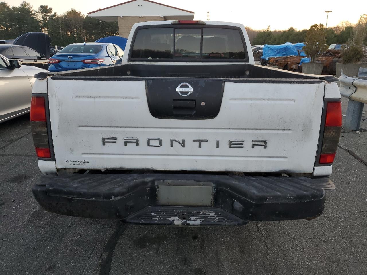 2002 Nissan Navara (Frontier) VIN 1N6DD26S82C353952 Copart auction photo, side / minor dent/scratches damage thumbnail 6