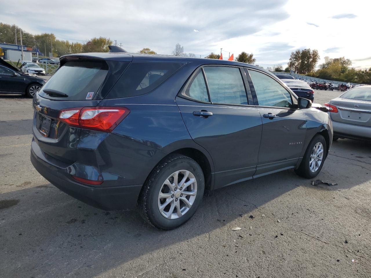 2019 Chevrolet Equinox VIN 3GNAXHEVXKL179342 Copart auction photo, front end damage thumbnail 3
