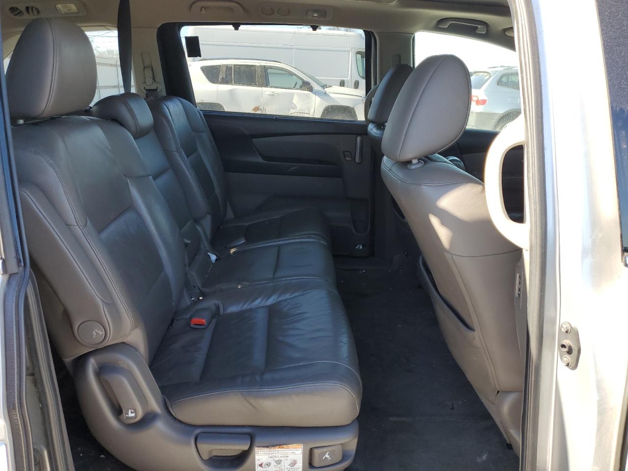 2011 Honda Odyssey VIN 5FNRL5H97BB048694 Copart auction photo, minor dent/scratches / normal wear damage thumbnail 11