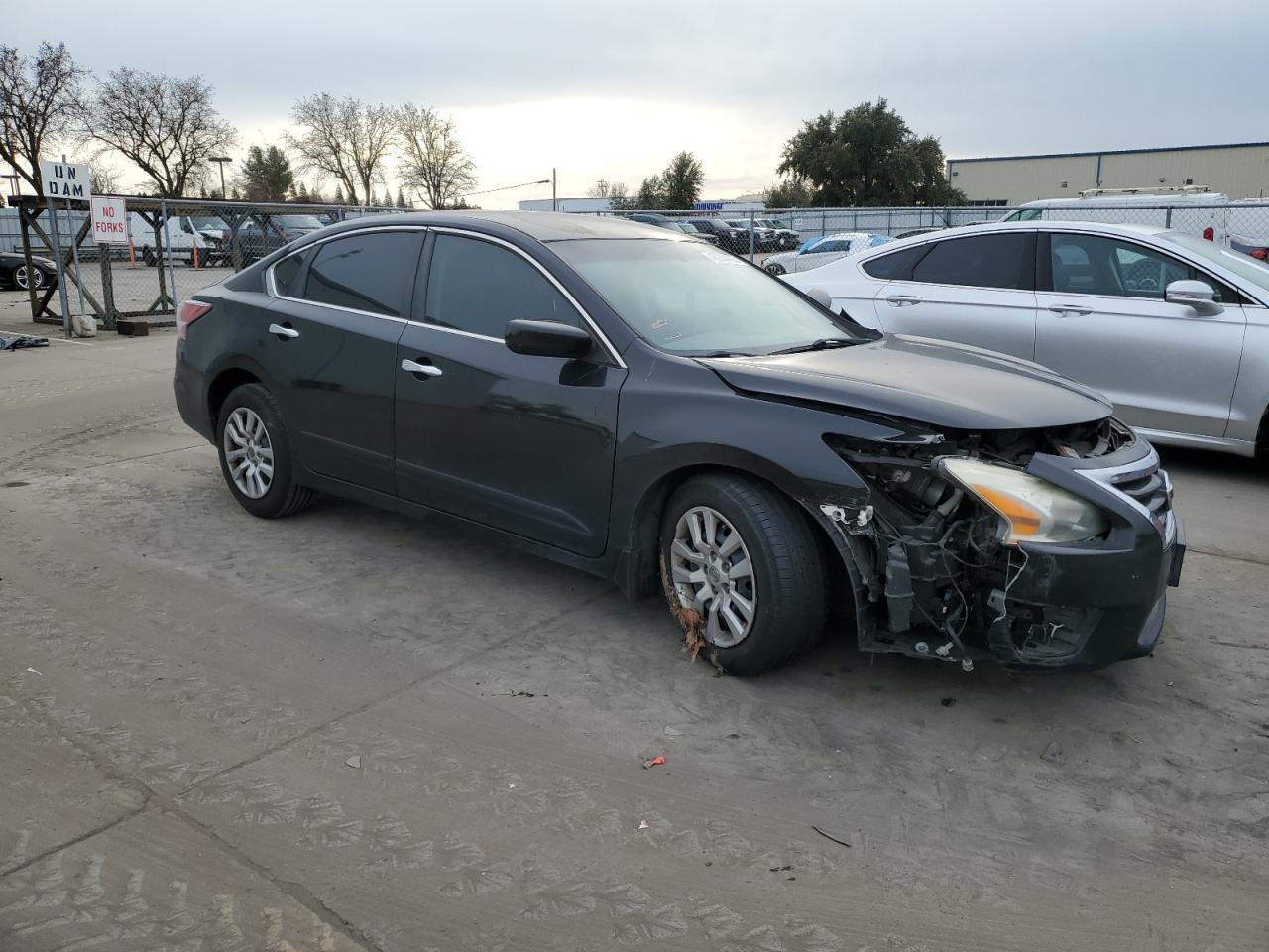 2014 Nissan Altima VIN 1N4AL3AP3EN337755 Copart auction photo, front end / side damage thumbnail 4