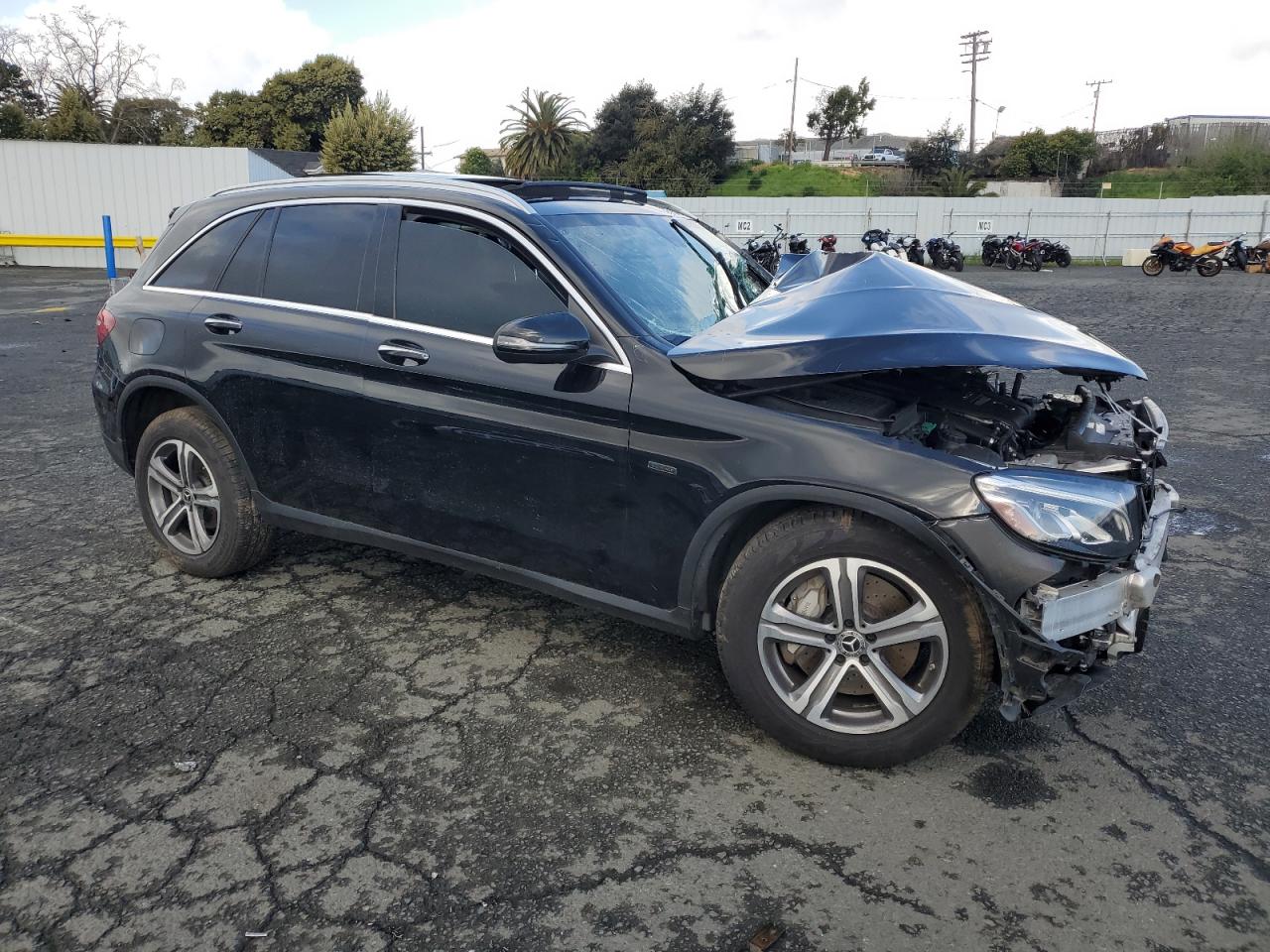 2019 Mercedes-Benz GLC VIN WDC0G5EB5KF563154 Copart auction photo, front end / side damage thumbnail 4