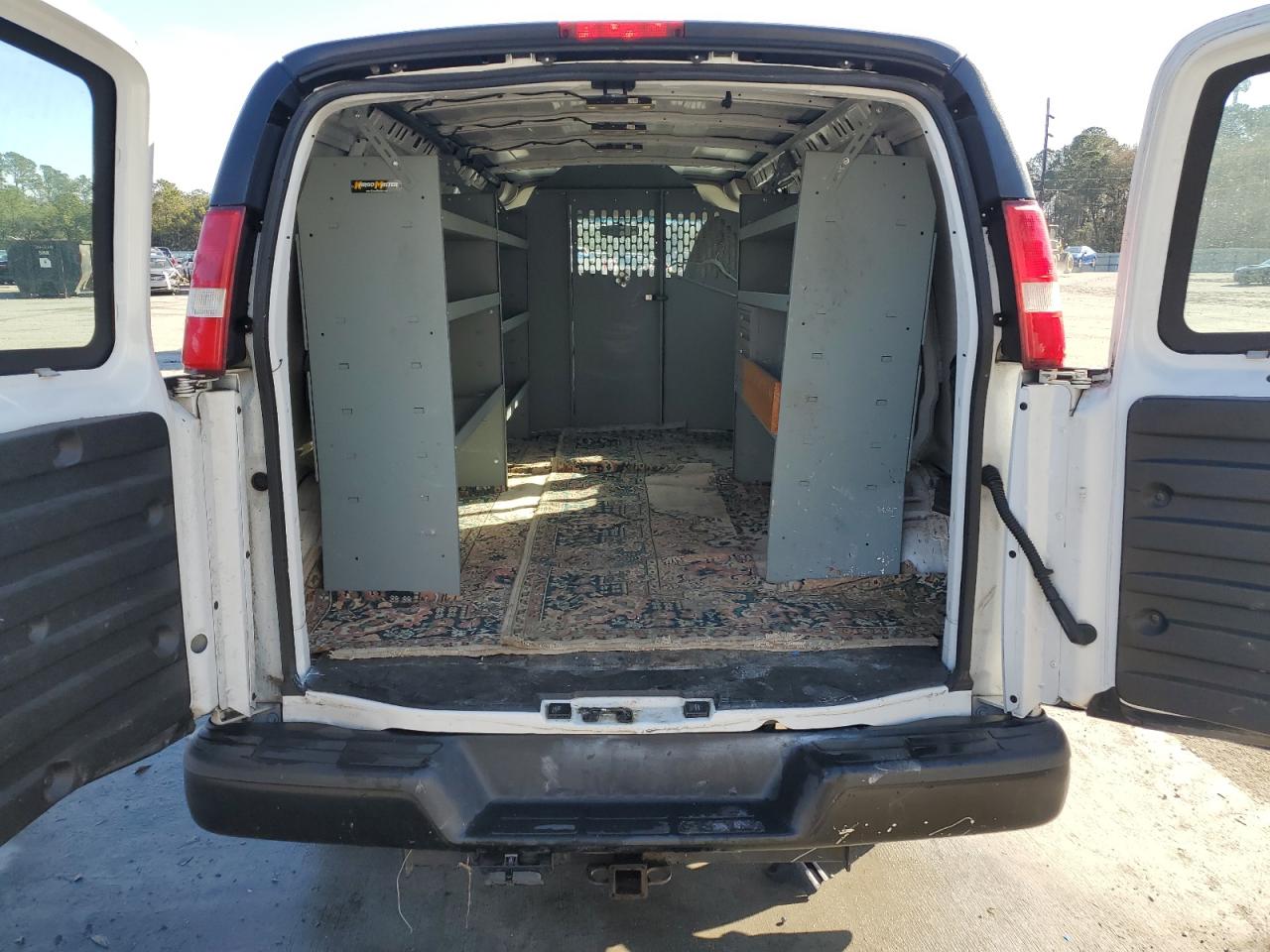 2017 GMC Savana VIN 1GTW7BFF8H1338331 Copart auction photo, front end damage thumbnail 6